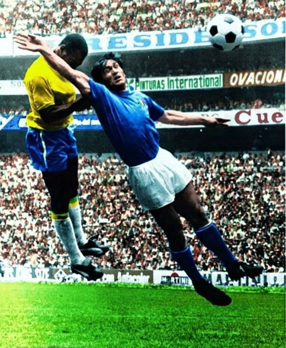 Pelé scores Brazil first goal in final against Italy. Source: Diario de Mexico Excelsior.